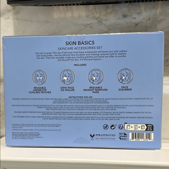 Skin Basics Holler and Glow Skincare Accessories Set - Picture 2 of 4